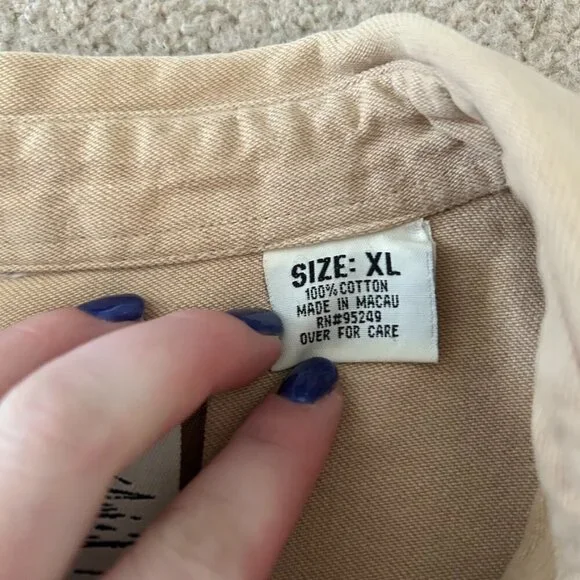 Khaki colored button up - Picture 4 of 7